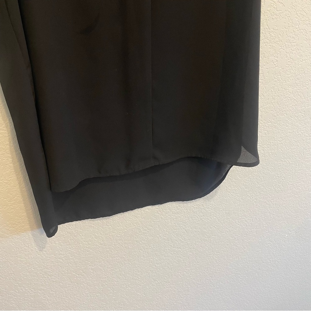 Vince Camuto Black V-Neck Tank Top - Picture 8 of 12